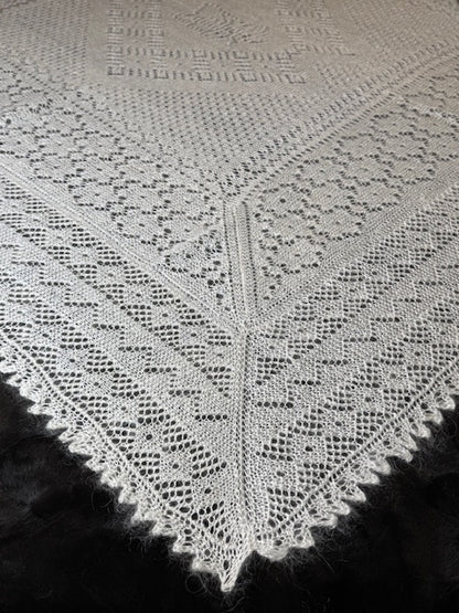 Orenburg shawl PWO-35, 160x160 cm