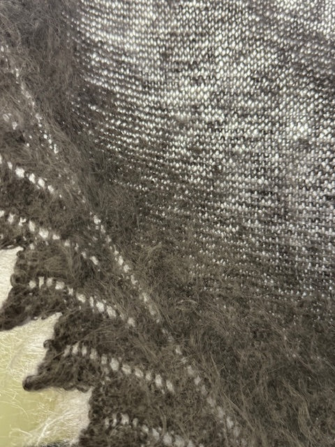 Uryupinsk dūnu lakats-trīsstūris #KG-49, 80x120x80  cm.