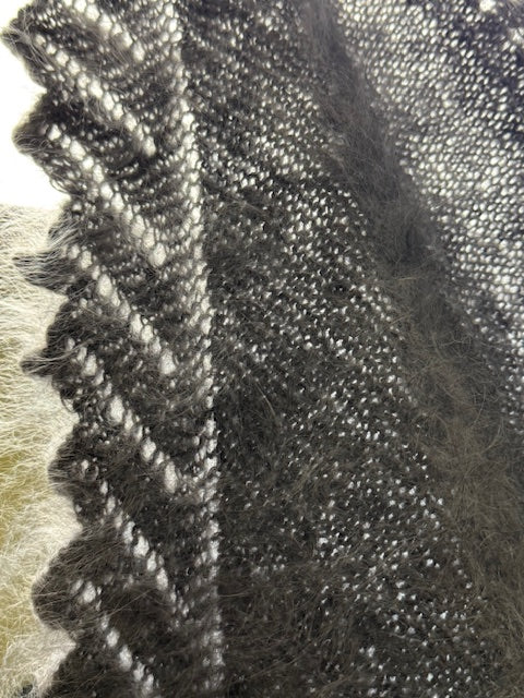 Uryupinsk dūnu lakats-trīsstūris #KG-48, 80x120x80 cm.