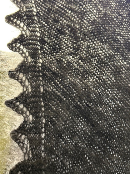 Uryupinsk downy neckerchief  # KG-66, 110x140x110 cm