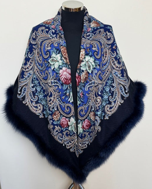 Pavloposadshawl with Arctic fox fur