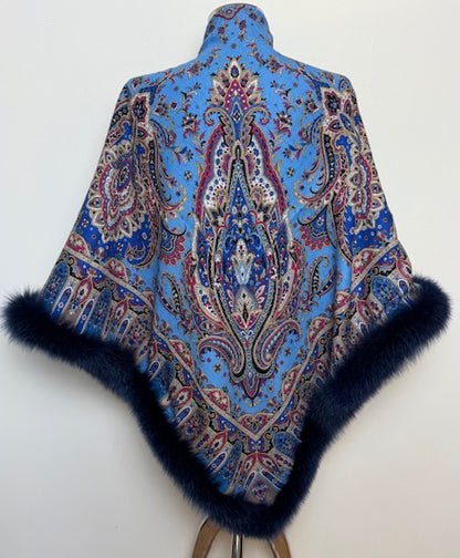  Pavloposada šalle ar polārlapsas kažokādu