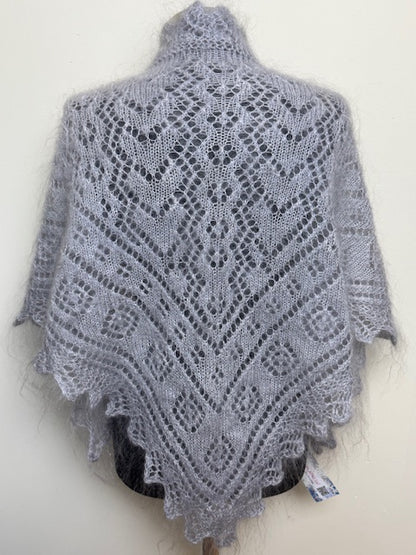 Uryupinsk downy neckerchief  # KG-132, 100x150x100 cm