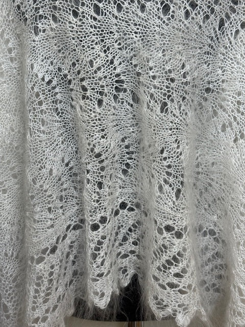 Uryupinsk downy shawl ( Palantine ) # SW-18, 160x70 cm