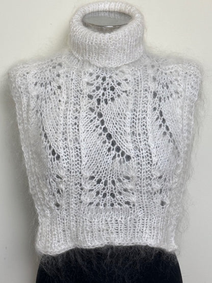 Манишка из козьего пуха 1