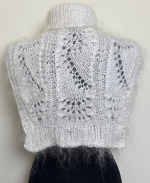 Манишка из козьего пуха 1