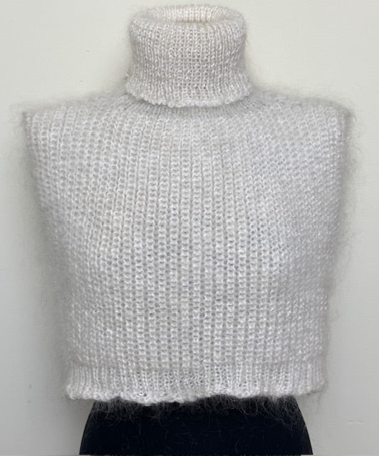 Манишка из козьего пуха 2