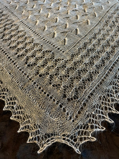 Downy shawl  #PCN-1, 130x130 cm