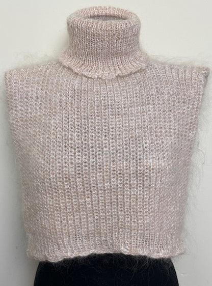 Манишка из козьего пуха 6