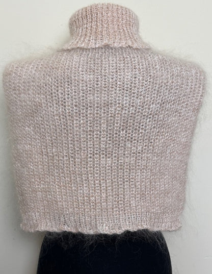 Манишка из козьего пуха 6