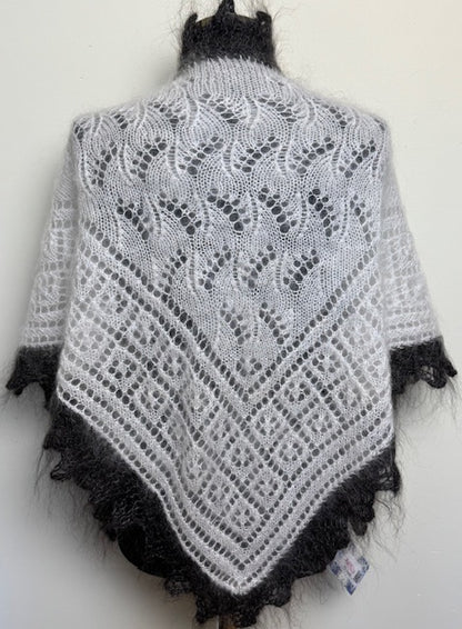 Урюпинская пуховая косынка № KW-197, 100x140x100 cм.