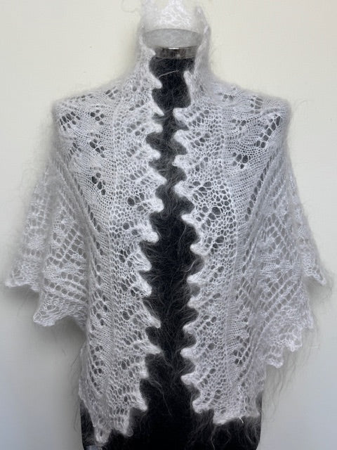 Урюпинская пуховая косынка № KW-189, 100x140x100 cм.