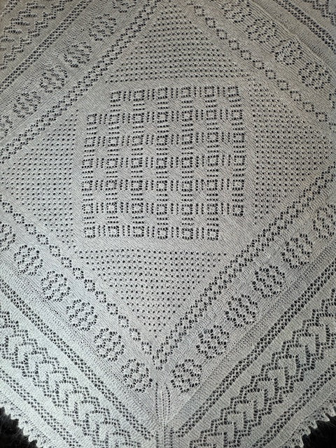 Orenburg shawl PWO-58, 140x140 cm