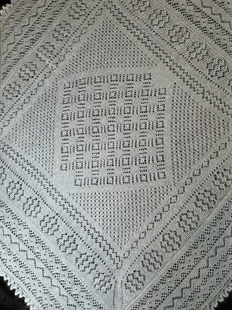 Orenburg shawl PWO-59, 140x140 cm