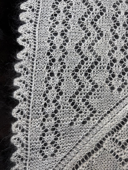 Orenburg shawl PWO-61, 160x160 cm