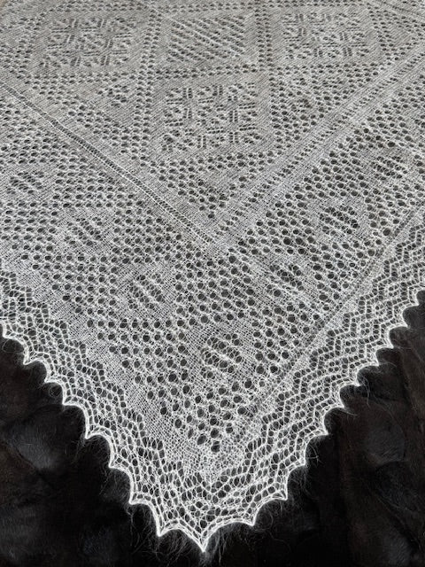 Orenburg shawl PWO-55, 130x130 cm