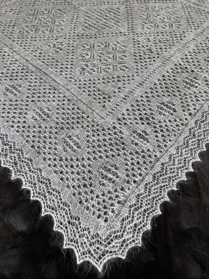 Orenburg shawl PWO-55, 130x130 cm