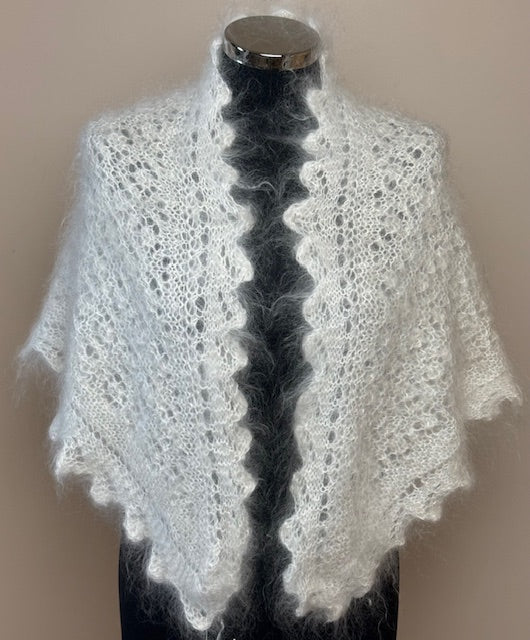 Uryupinsk downy neckerchief  # KW-222, 100x140x100 cm.