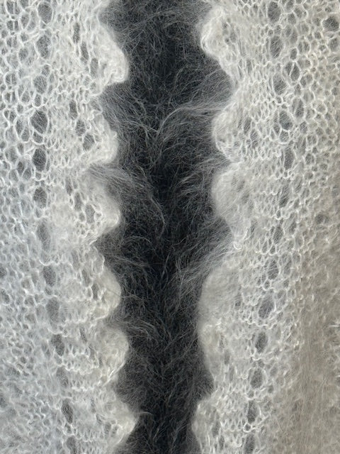 Uryupinsk downy neckerchief  # KW-222, 100x140x100 cm.