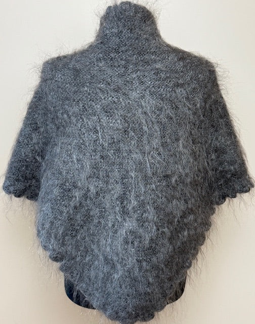 Uryupinsk downy neckerchief  # KNG-18, 110x160x110 cm