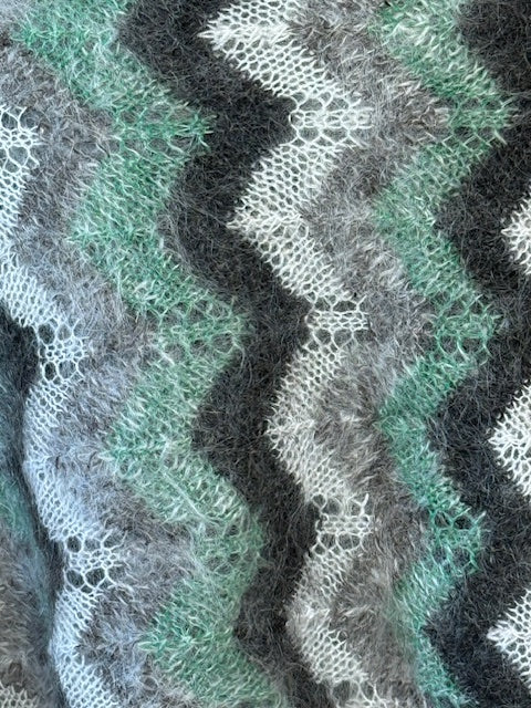 Uryupinsk downy shawl ( Palantine ) # SM-11, 140x50 cm