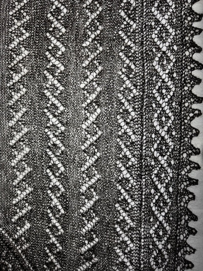 Orenburg downy neckerchief  KGO-4, 110x140x110 cm