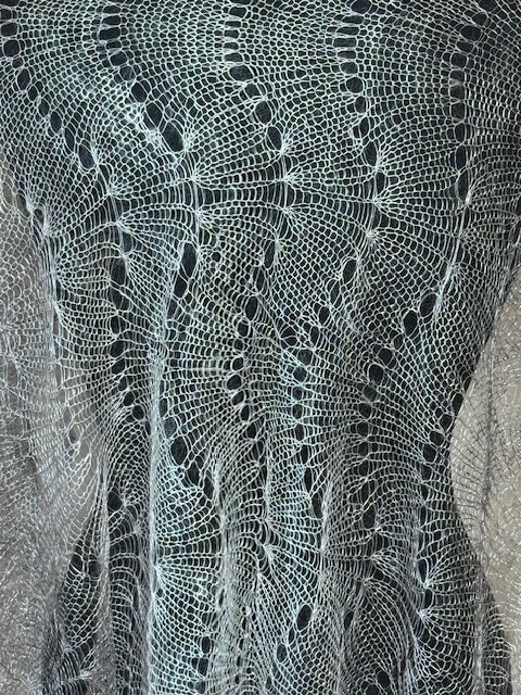 Downy shawl ( Palantine ) #110, 180x80 cm
