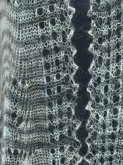Downy shawl ( Palantine ) #177, 180x100 cm
