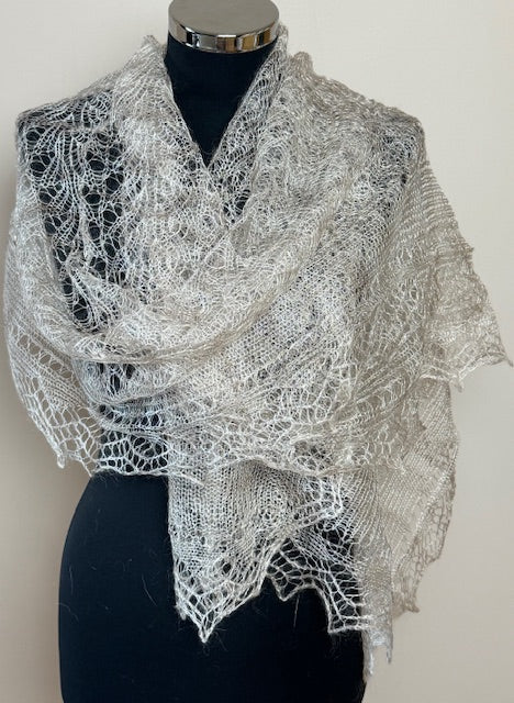 Downy shawl ( Palantine ) #186, 180x70 cm