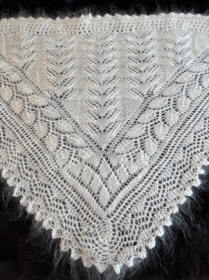 Uryupinsk downy neckerchief  # KW-26, 100x140x100 cm
