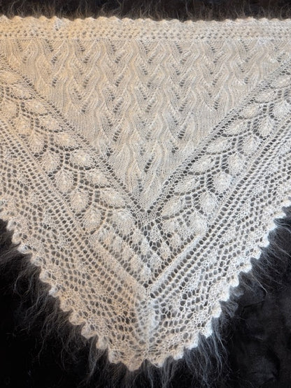 Uryupinsk downy neckerchief  # KW-30, 100x140x100 cm