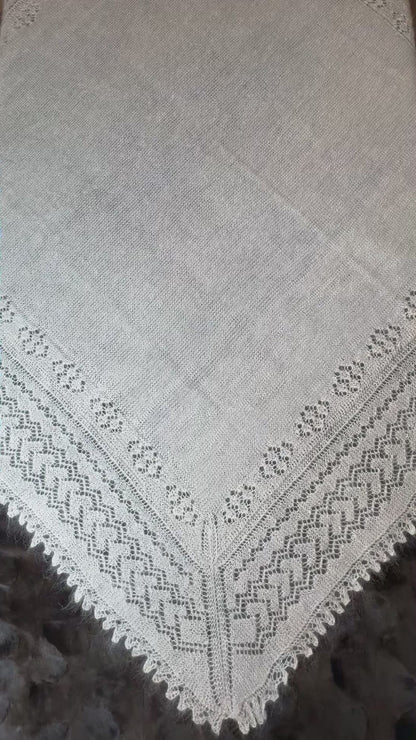 Orenburg shawl PWO-29, 150x150 cm