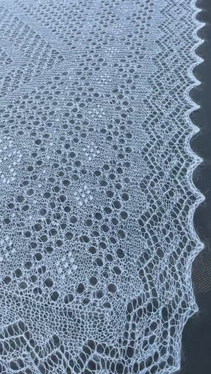 Orenburg shawl A160-02